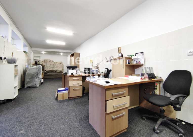 Commercial space